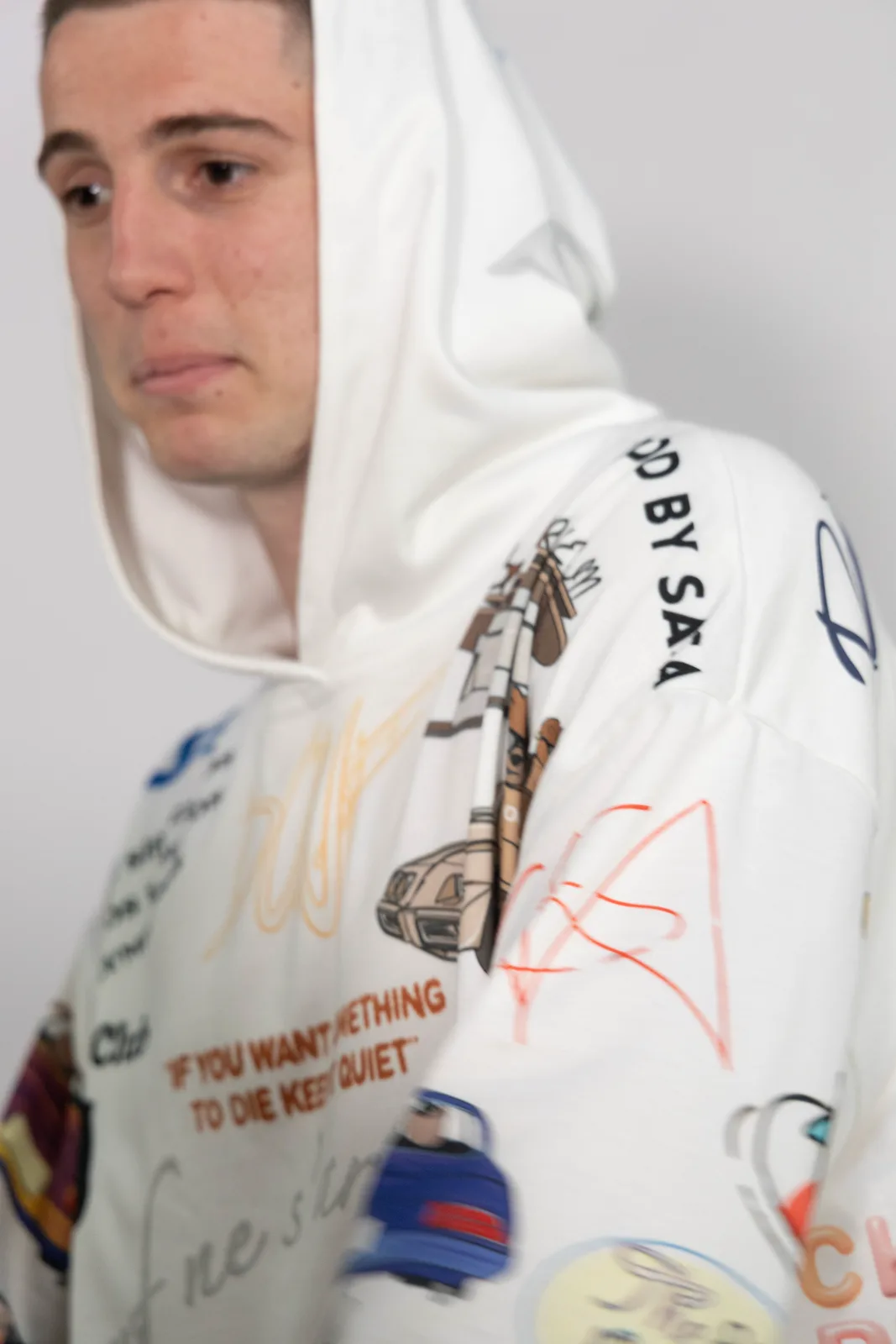 artist series hoodie — douf × cliobbp — vista 5