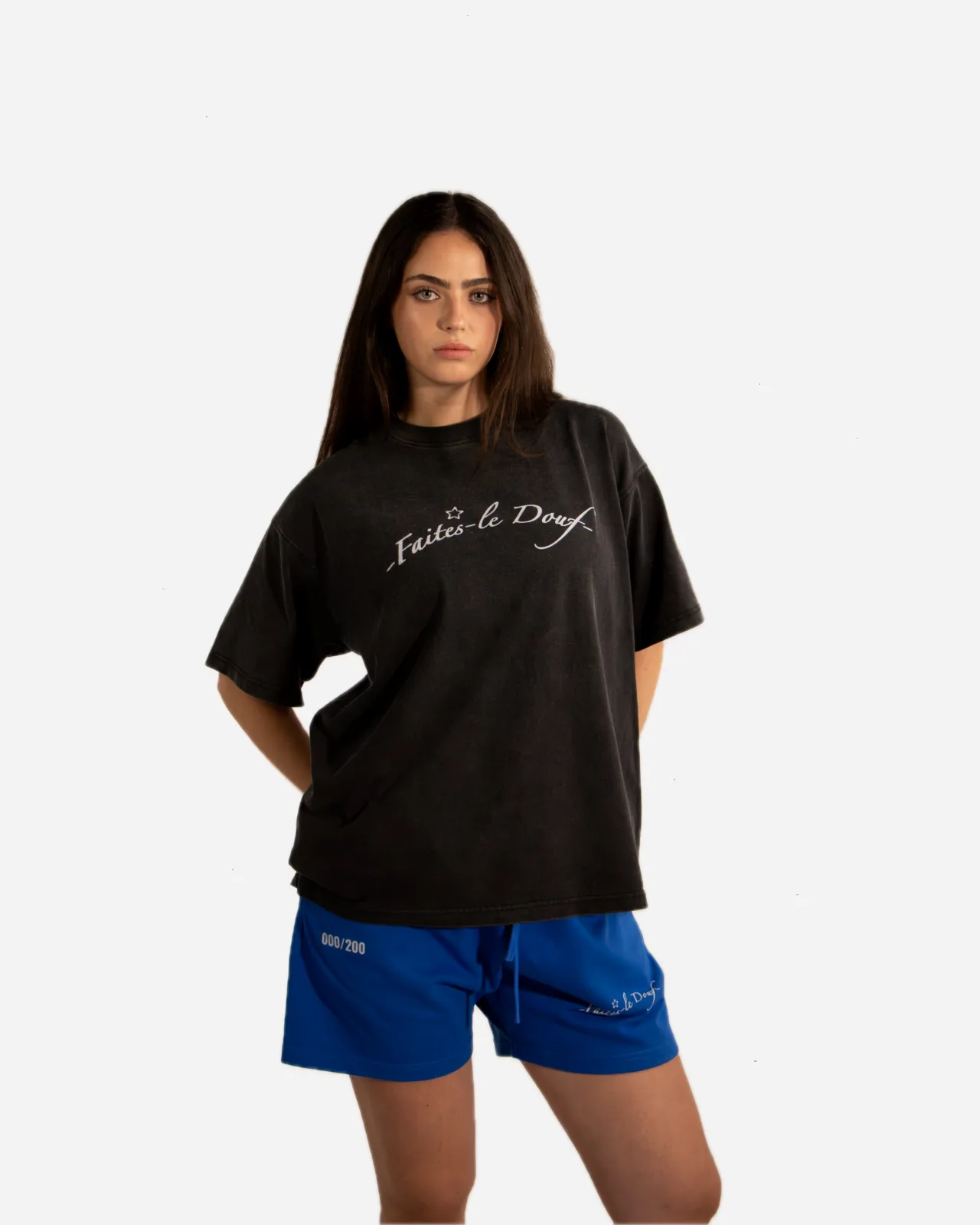 faites-le douf tee — vintage black — vista 3