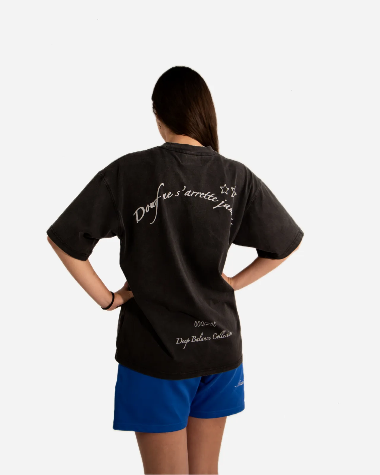 faites-le douf tee — vintage black — vista 5